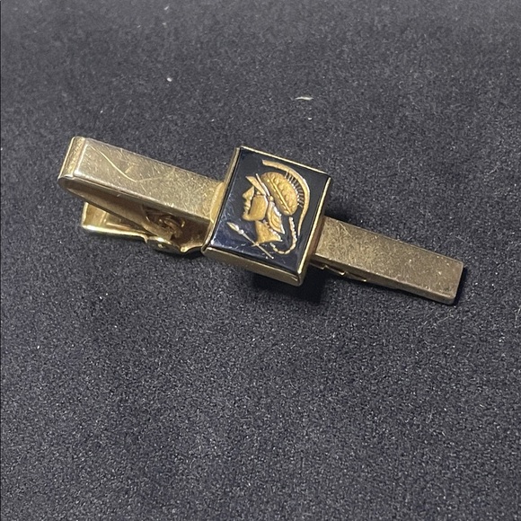 VTG Anson -Gold Tie Clip with Roman Soldier Design - Picture 1 of 4